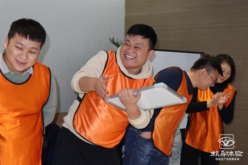 2020年BOSS直聘【旱地冰壺】半天主題團建流程方案；