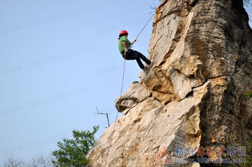 蘇州西山三山島 野外生存訓練 燒烤 戶外拓展培訓 核舟公司 攀巖