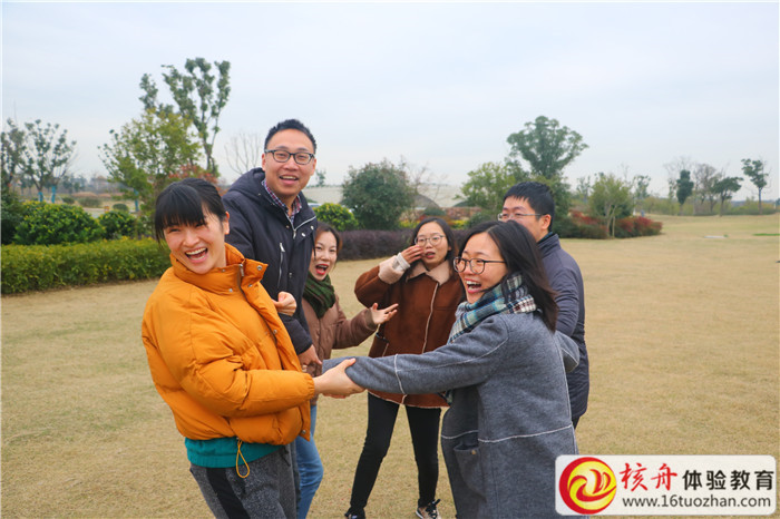 2018年楓橋街道戶外拓展訓(xùn)練現(xiàn)場(chǎng)圖文報(bào)道